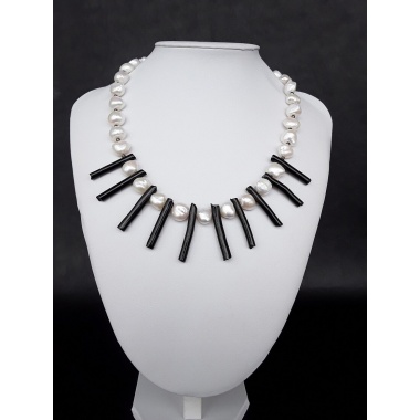 The Spirited Necklace made of Freshwater Pearls, Black Coral and 925 pure Silver 	