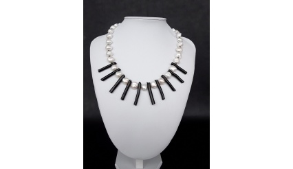 The Spirited Necklace made of Freshwater Pearls, Black Coral and 925 pure Silver 	