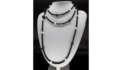 The Black and White Yin and Yang Pearl Necklace 