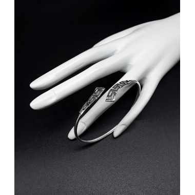 The Meander Cuff Bracelet made of 100% pure and solid 925 Silver