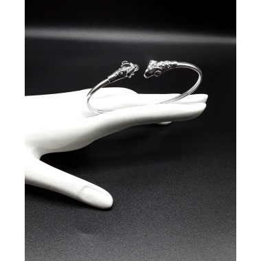 The Pan Cuff Bracelet made of 100% pure and solid 925 Silver